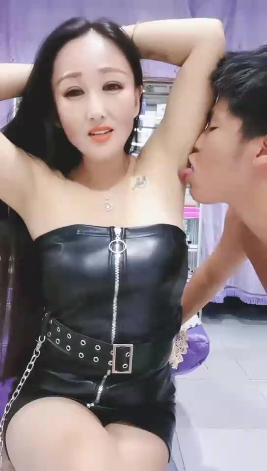 魔蝎女王 爆爽 含果冻舔腋下