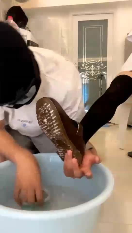 云云酱 喝脏鞋水