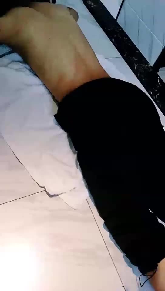 宝珠姐姐 鞭打 打哭M