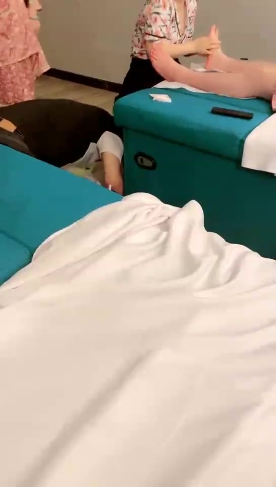 小拽主人 开发技师当s 狗舔技师鞋底 二）