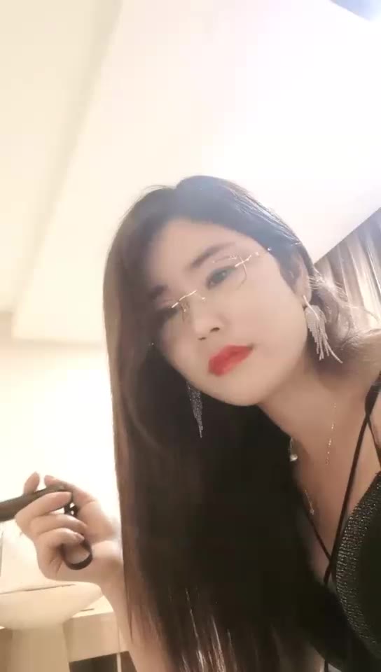 雅丽女神 直播鞭打 虐乳