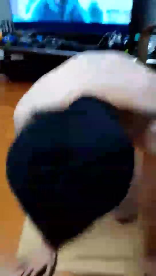 黑水晶 舔脚 虐乳