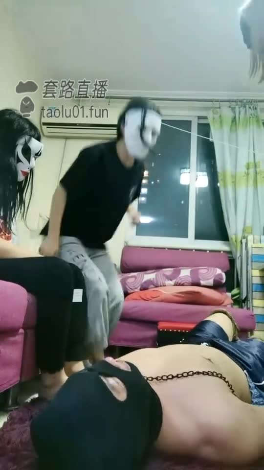 雪碧SAMA 三素人小姐姐 疯狂折磨迟到的奴