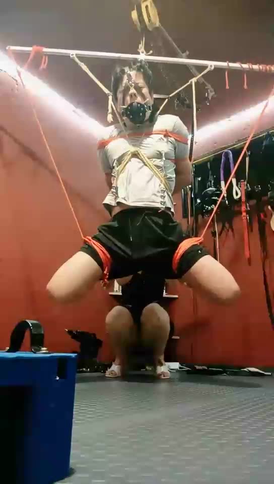 唯雅 强制开口、肛勾、虐乳、虐阳、绑吊
