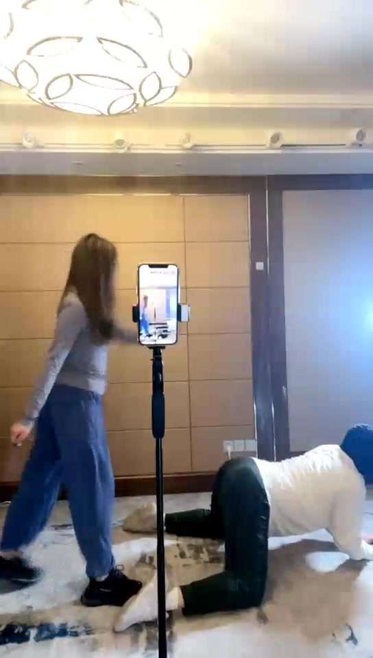 施萌 全程高能踢裆