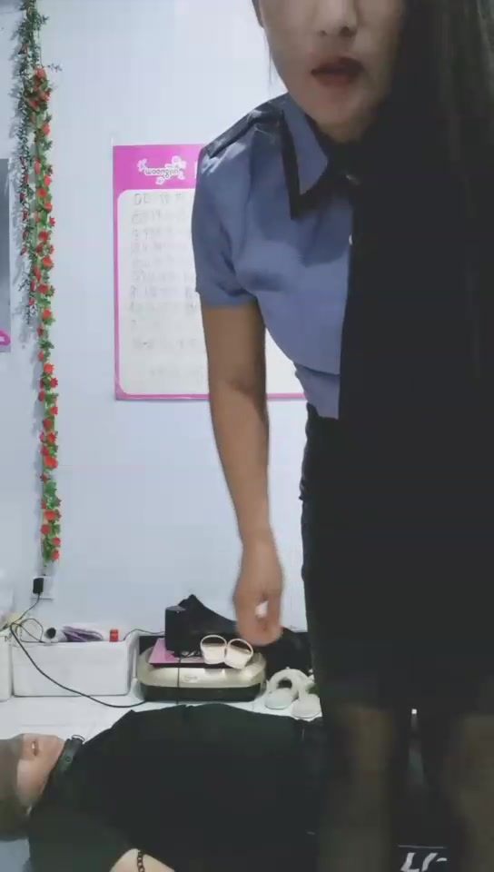 魔蝎女王 直播 开发素人狗