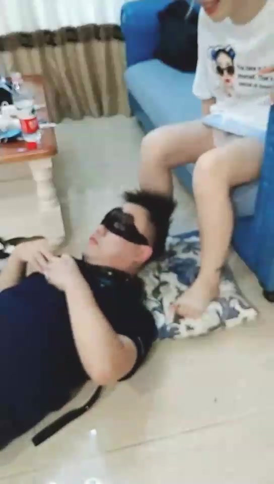 betty贝蒂 多视角舔脚舔鞋底 钻胯 坐脸等