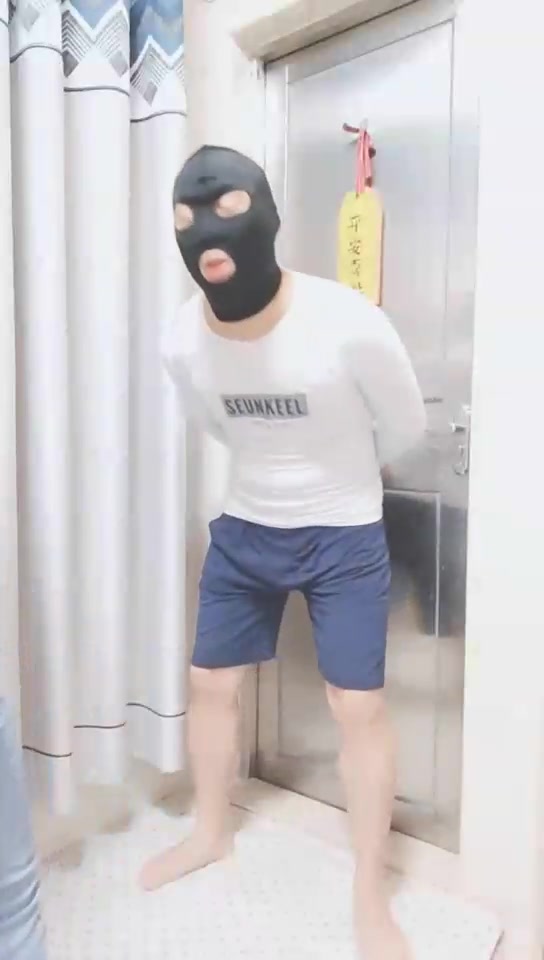 夏琳 狂踢裆 点狗 恋足 踩踏