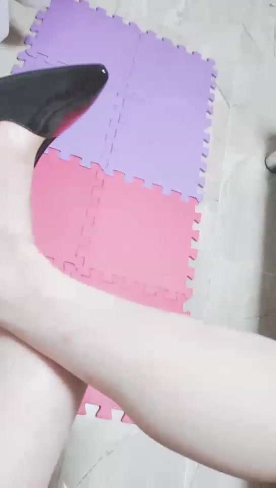 夏琳 疯狂耳光 脚耳光 舔脚舔鞋