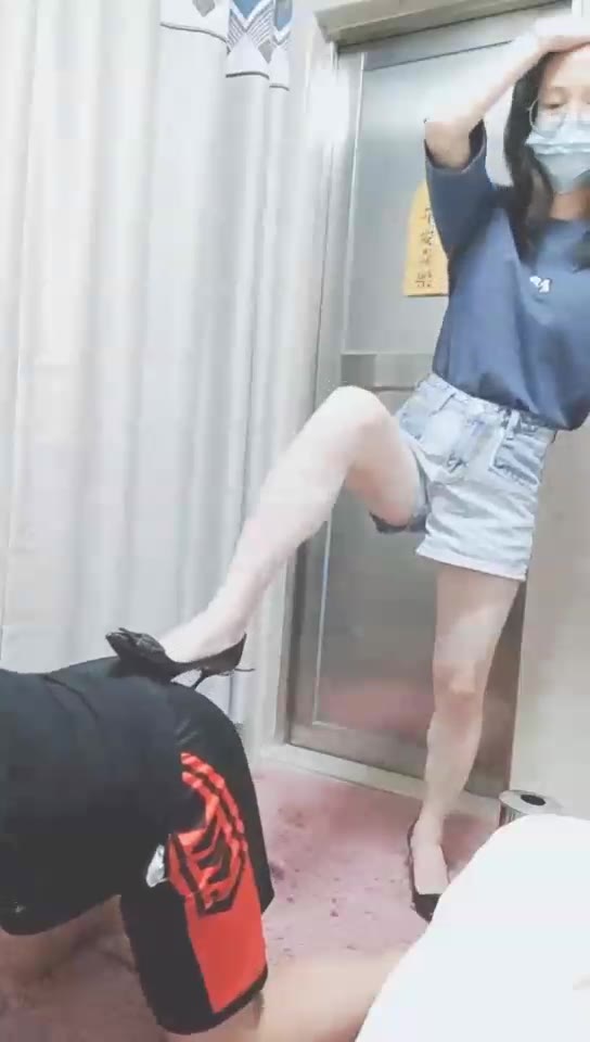 灵竹 狂踢档 贱狗是篮球运动员