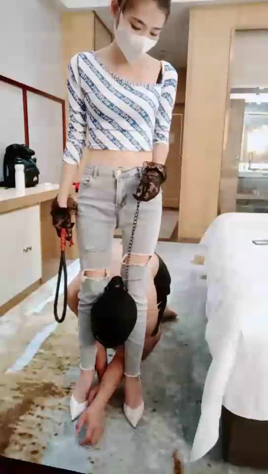 Teach Qianlichao to find the abused dog, two