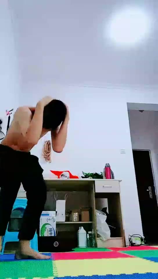 方圆 学生狗舔脚