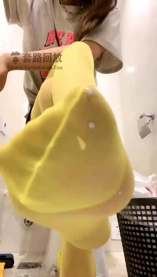 怡怡子 第一视角 厕奴专场 带男朋友回家 发现他在偷吃CZ