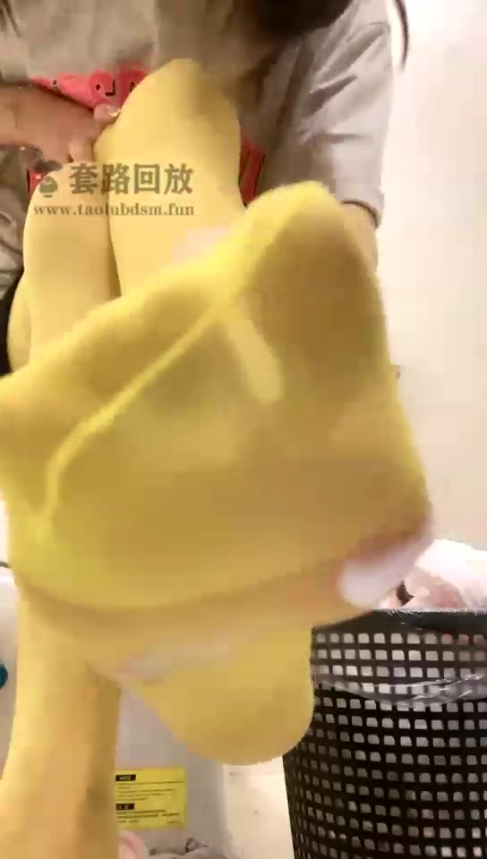 怡怡子 第一视角 厕奴专场 带男朋友回家 发现他在偷吃CZ