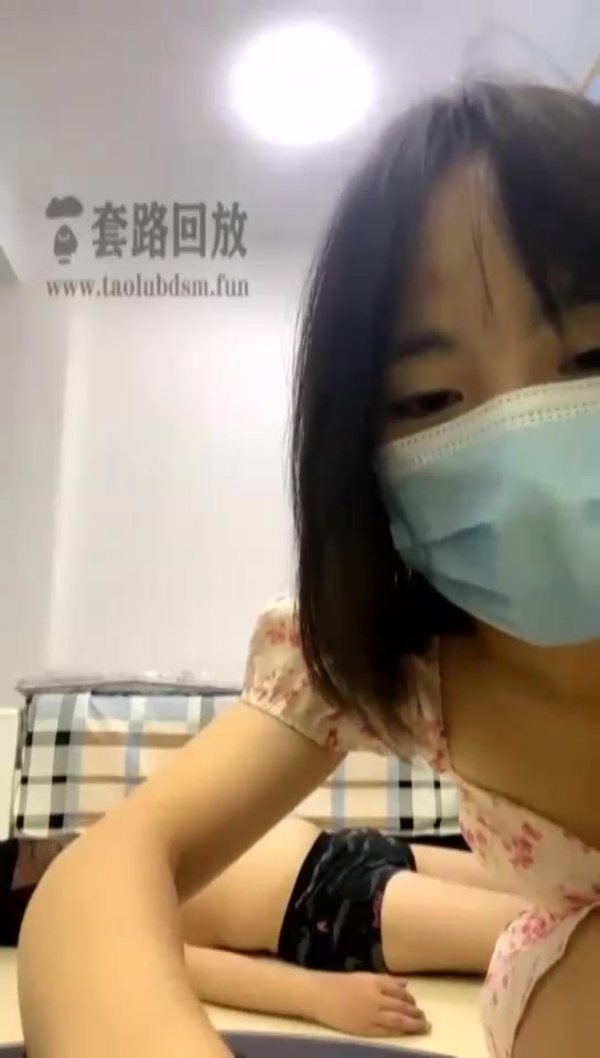 小乔baby 直播踢狗 踢裆 虐乳专场