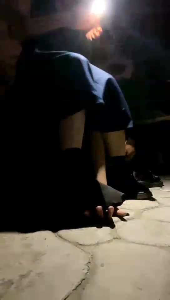 小痴大人 户外公园鞋抽脸 舔脏鞋底 羞辱后面还有路过的情侣遛狗