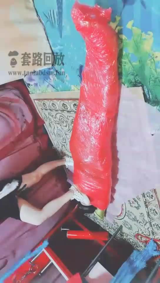 西安欣 包裹木乃伊之脚下的爱