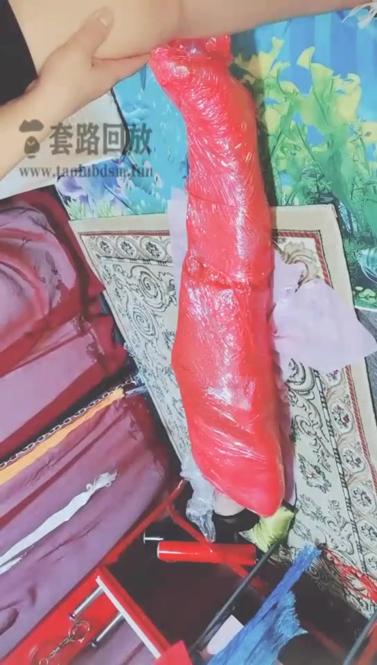 西安欣 包裹木乃伊之脚下的爱