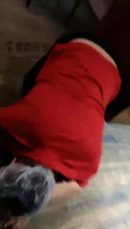 西安天使 逮到一只舔脚狗