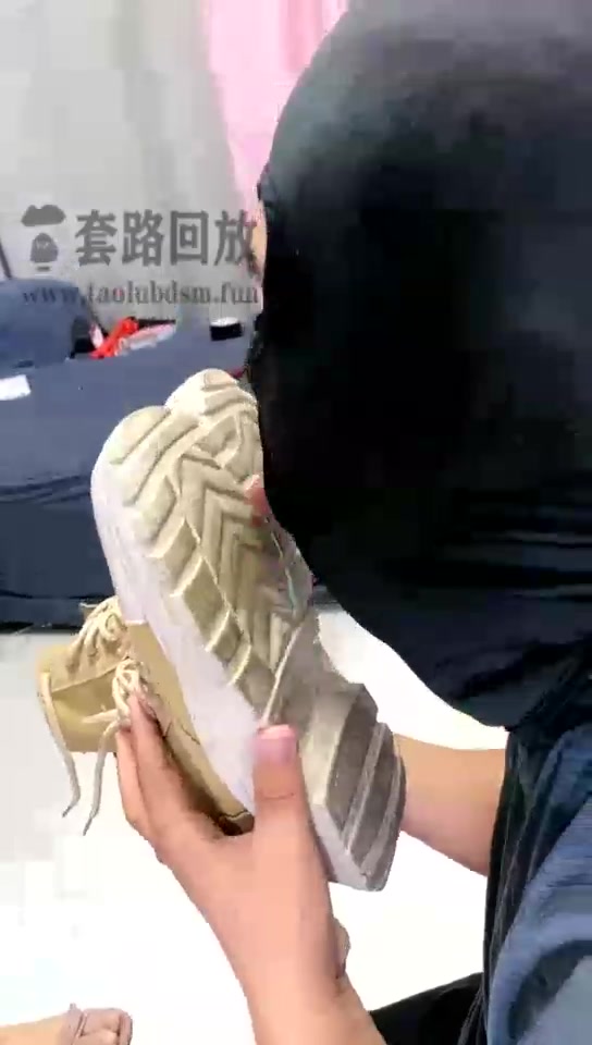 小劳拉 首调跆拳道招式感受下