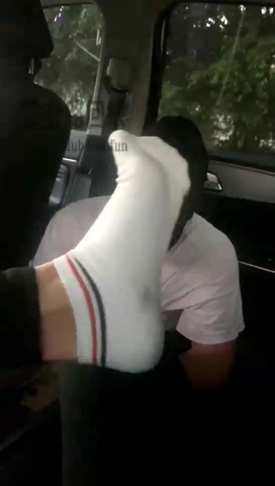 莫妮卡 车内恋足 路人不断