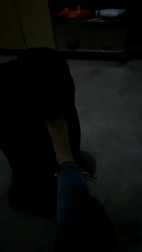 不期而遇 车库调教贱狗