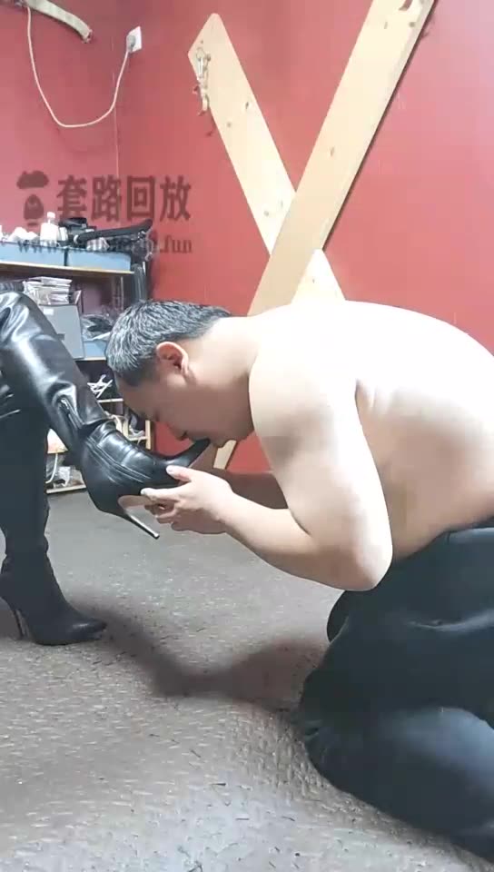北京冷大人 长靴踢裆踩踏