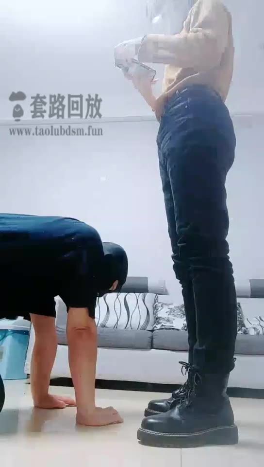 小刚几 TJ看新人S搞死狗