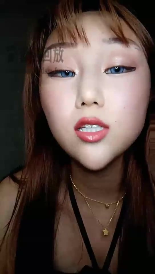 莉娜 口蛇蛇纹做脸 吃套套