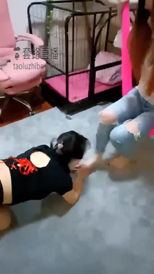 女奴乐 主人秋千上的戏耍