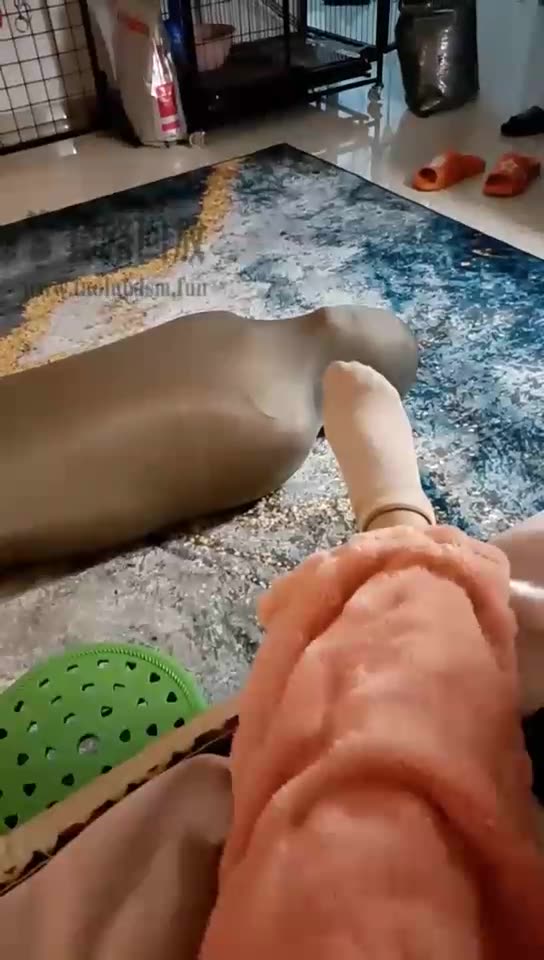 一一 紧身束缚 全包贱狗 坐脸窒息 口塞丝袜