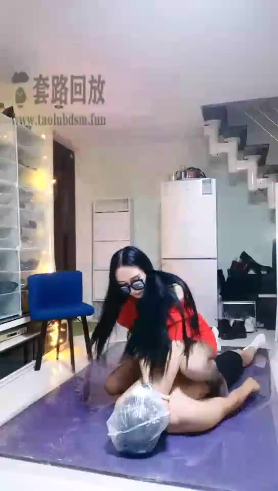 叶子天津 深度原味窒息 多重角度腿纹 坐脸踢裆