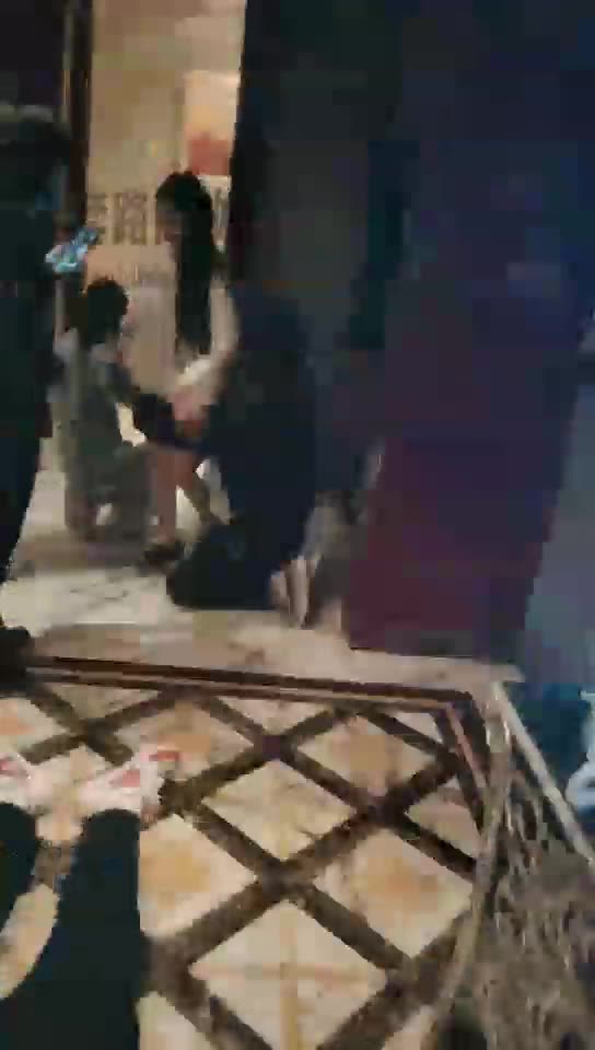糖糖的小姨 KTV群调呕吐物 素人进圈