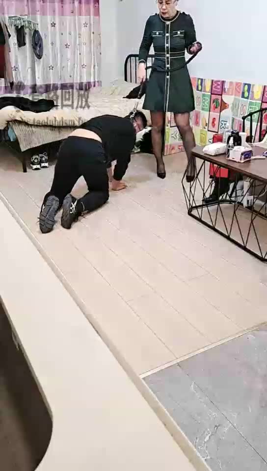 叶赫那拉鬼主 清理鞋底 骑马 钻胯舔脚