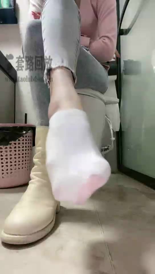 草莓大大 第一视角 红绿灯 逼迫弟弟吃口水