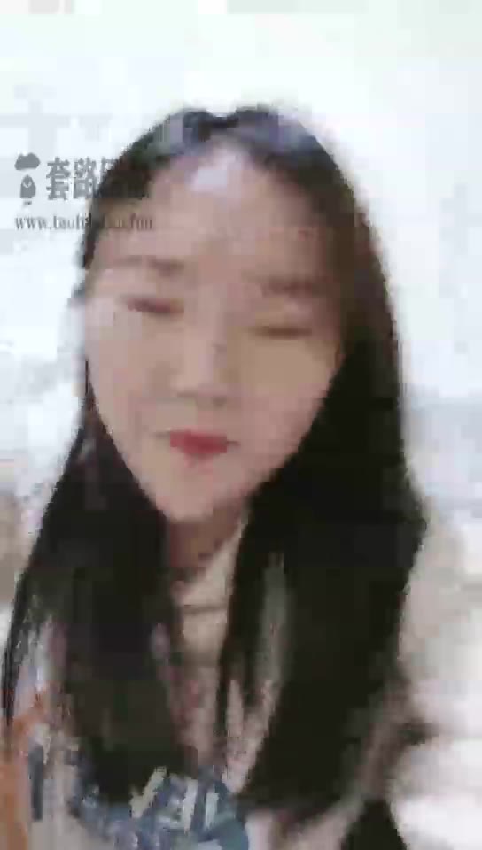 汤六针 夫妻玩穿裙子的狗