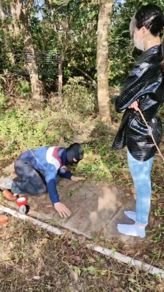 暴力美学 野外遛狗 腿绞 跺蛋 脏白袜 脚耳光