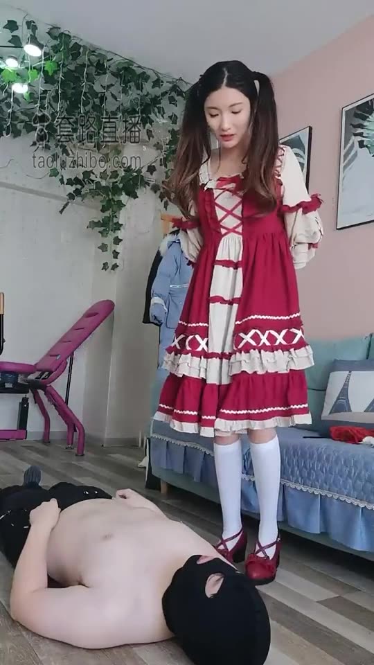 梓晨 lo娘服首调 小白袜 恋足 最后释放