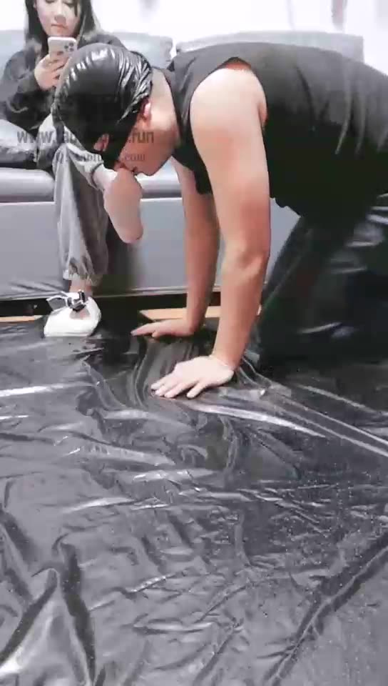 花腿蕾拉 乖儿子给妈妈按摩足疗来了