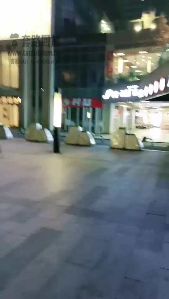 小希女王 火车站外调教