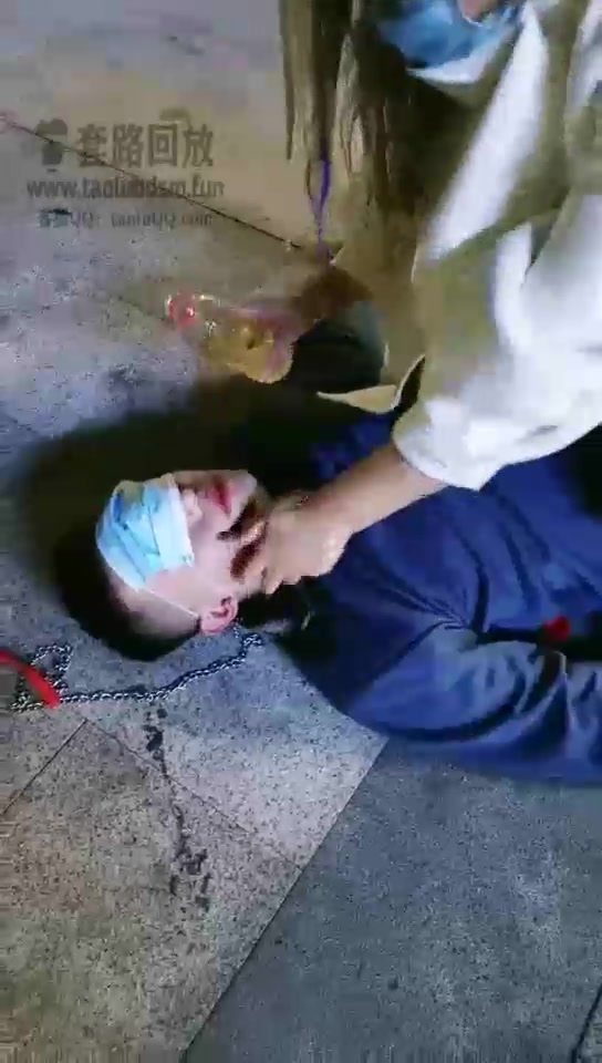 小希女王 火车站外调教