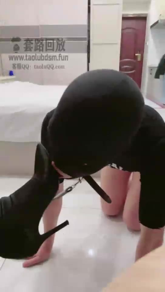 山东灵汐 遛狗 清理鞋底虐乳