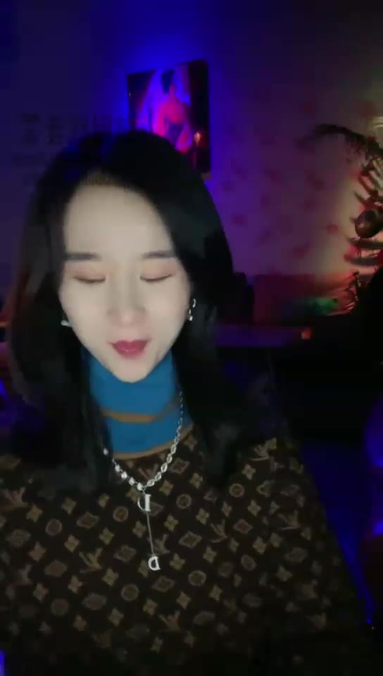 晨晨cc 酒吧表演捆绑