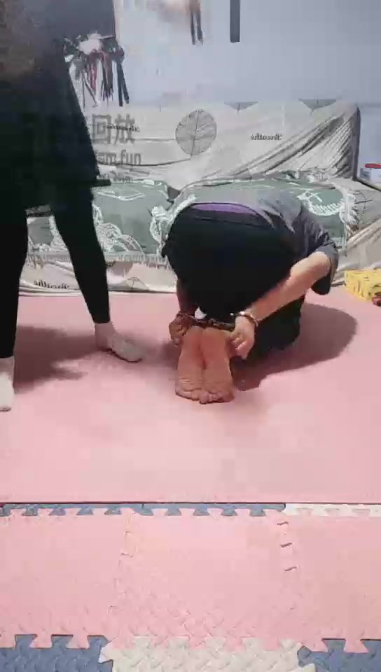 Audrey雪儿 上课 打屁股 脚心 绑住狗子 让你乱跑