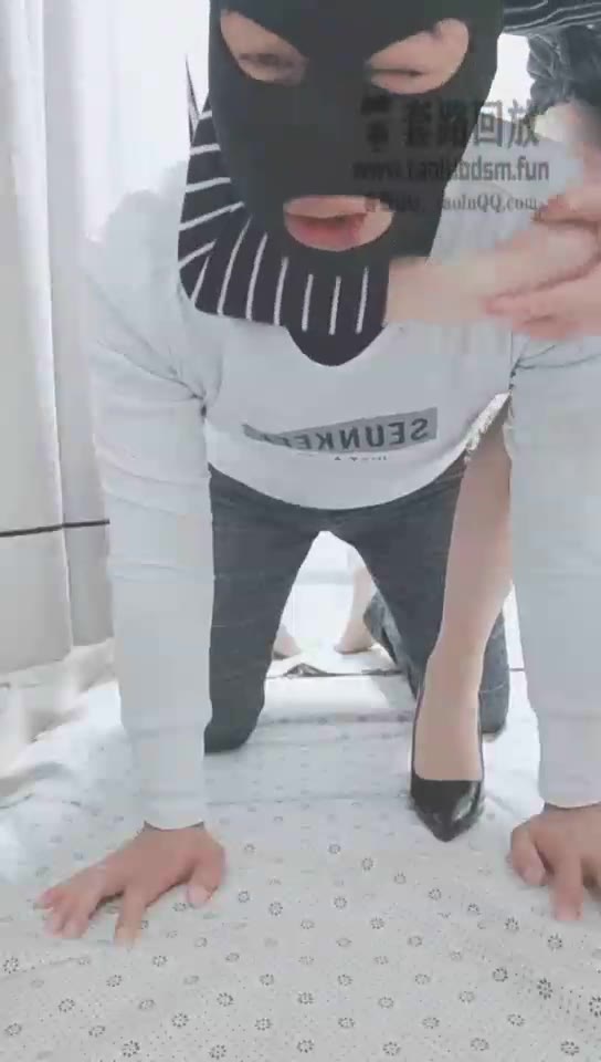 夏琳 踩肚子 锁喉