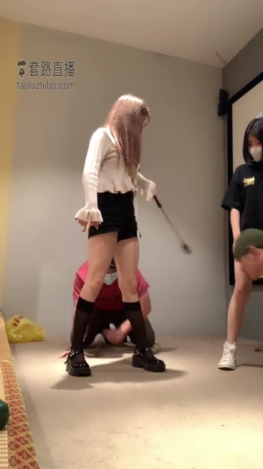 甜甜Master 带素人闺蜜调教胖狗子