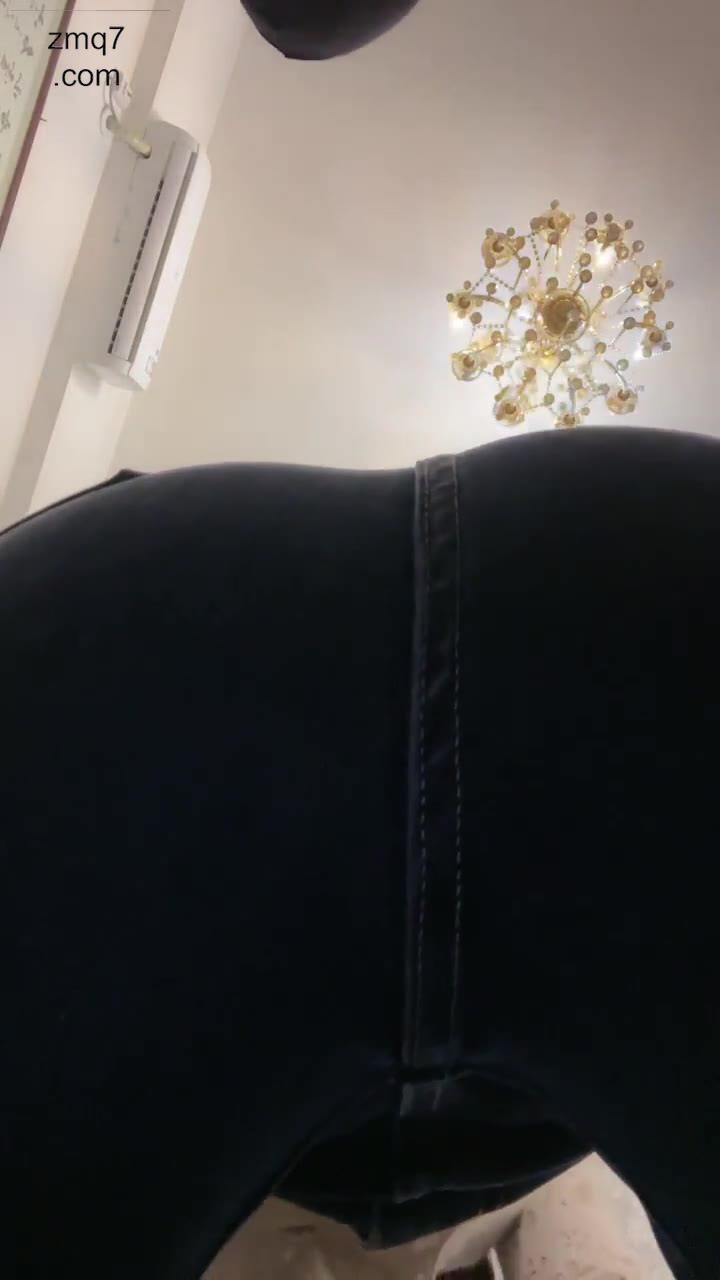 香菜 紧身裤坐脸 舔脏靴子 舔脚