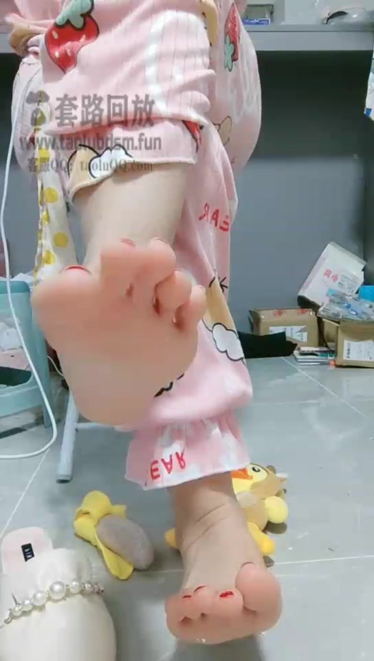 佛山佛果 第一视角红绿灯 裸脚榨精