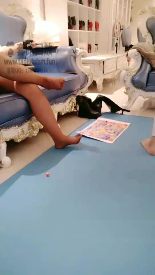 北京芯瑶 棋盘虐贱狗 嘴巴当尿壶 伺候口舌