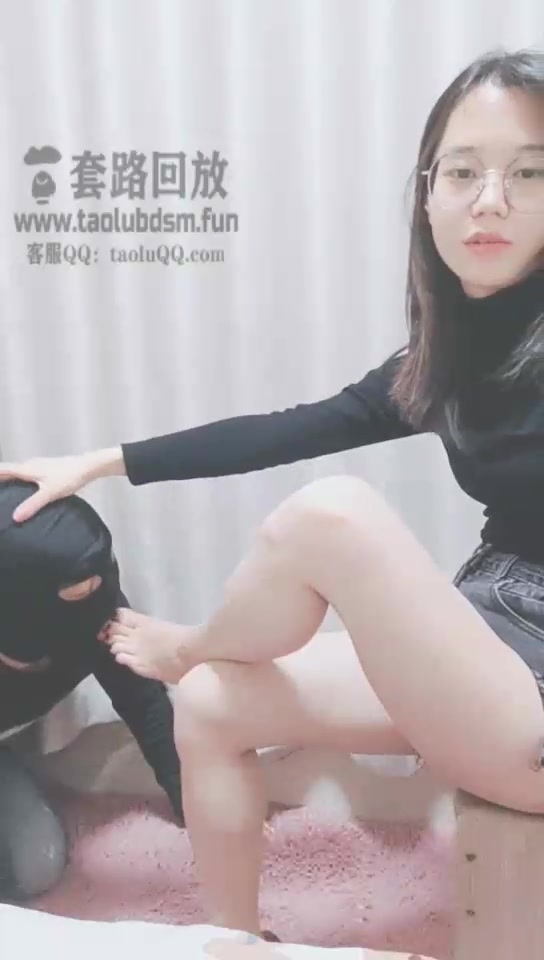 灵竹 露脸调教纯脚奴